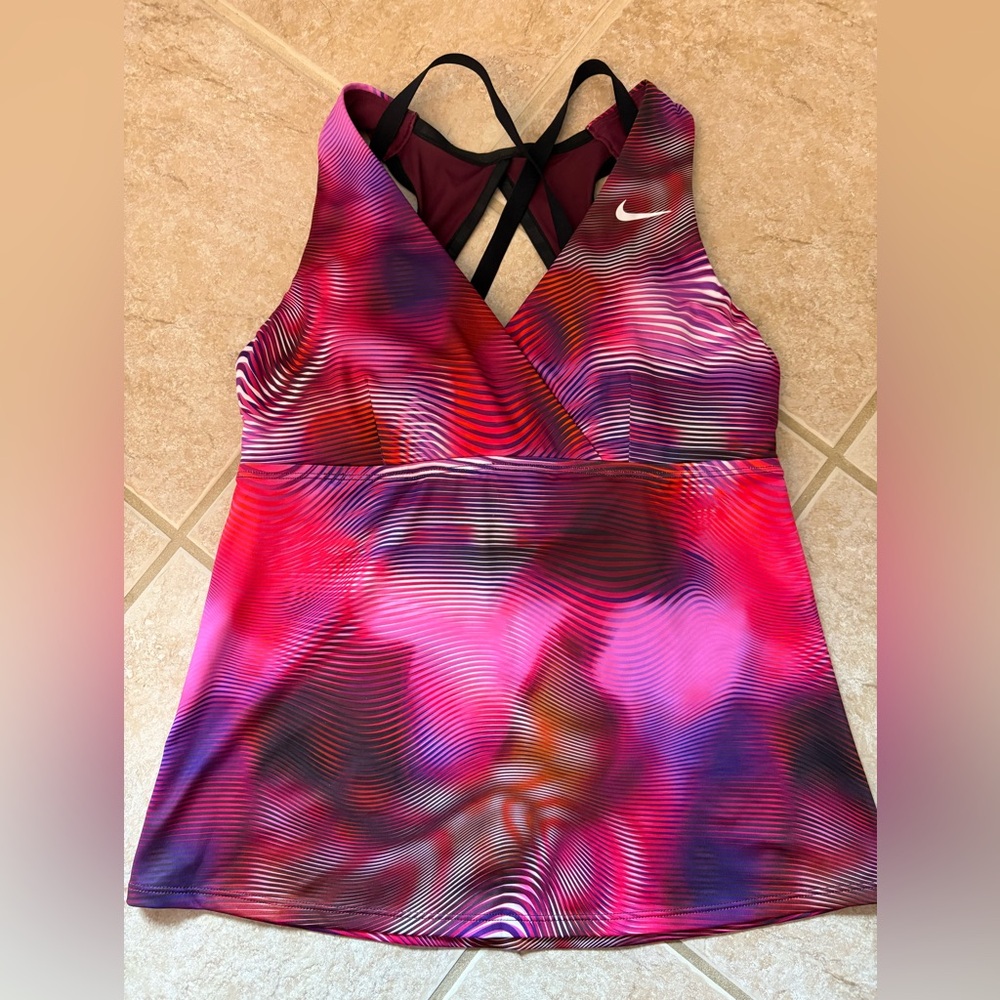 Nike VILLAIN RED MULTI Shift Printed Layered Cross-Back Tankini Top, US Small
